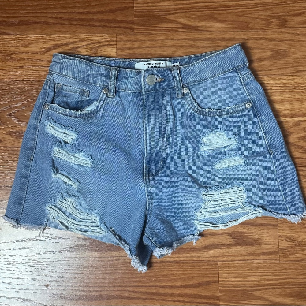 Refuge Denim Distressed Mom Jean Shorts Medium Blue Junior Size 03